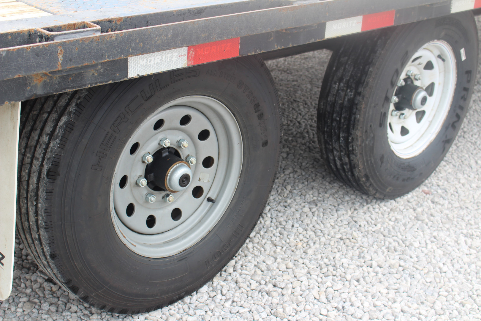 Used 2021 Moritz 8' 6" x 22' + 4' Deckover Flatbed w/ Beavertail - Aluminum Ramps - 14,000# GVW