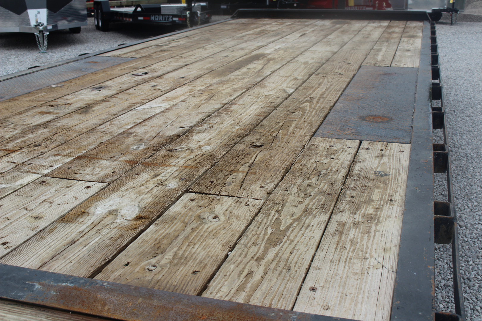 Used 2021 Moritz 8' 6" x 22' + 4' Deckover Flatbed w/ Beavertail - Aluminum Ramps - 14,000# GVW