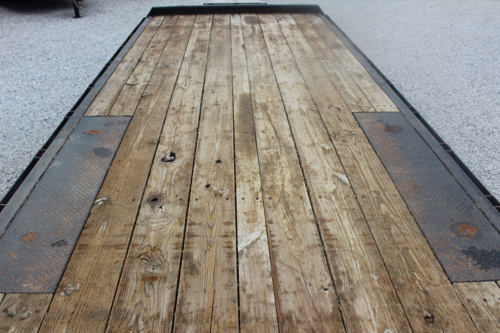 Used 2021 Moritz 8' 6" x 22' + 4' Deckover Flatbed w/ Beavertail - Aluminum Ramps - 14,000# GVW