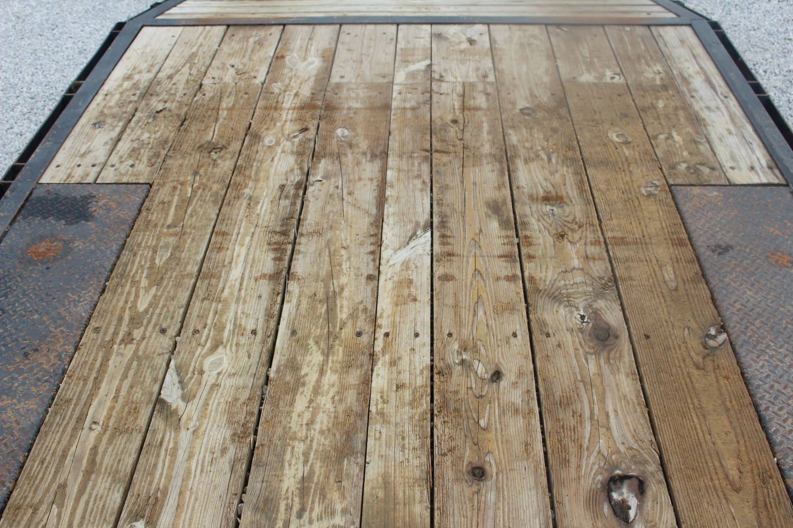 Used 2021 Moritz 8' 6" x 22' + 4' Deckover Flatbed w/ Beavertail - Aluminum Ramps - 14,000# GVW