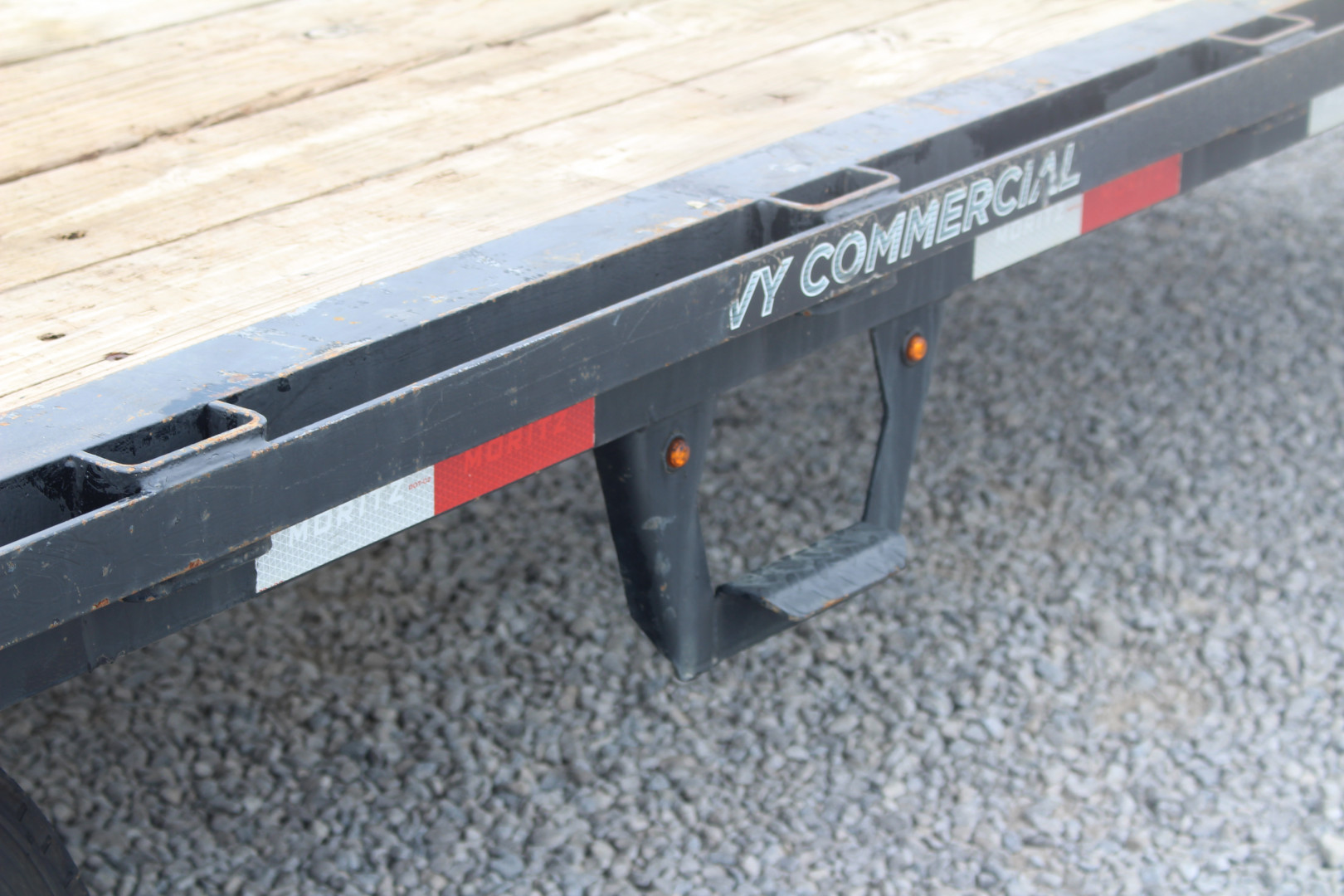 Used 2021 Moritz 8' 6" x 22' + 4' Deckover Flatbed w/ Beavertail - Aluminum Ramps - 14,000# GVW