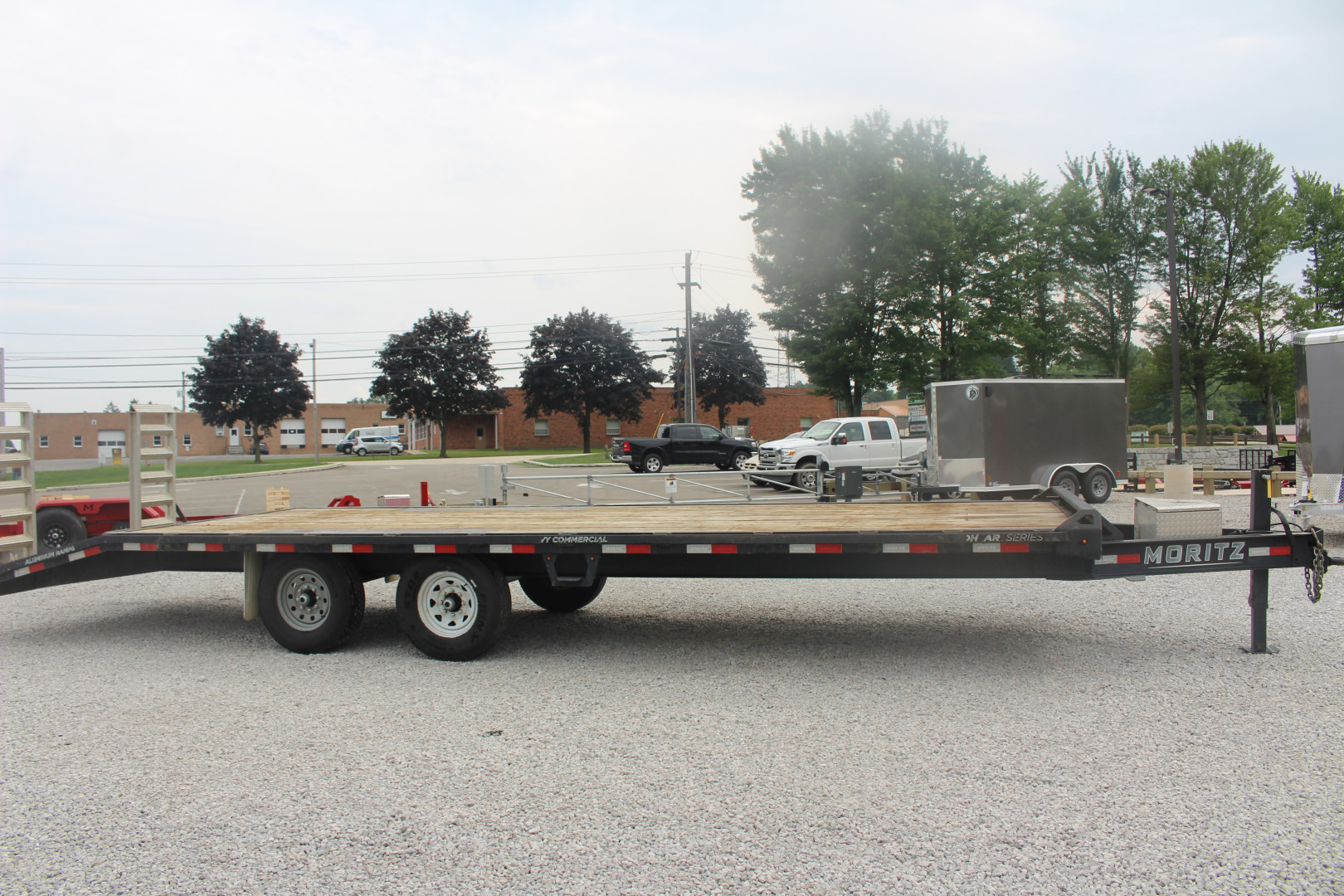 Used 2021 Moritz 8' 6" x 22' + 4' Deckover Flatbed w/ Beavertail - Aluminum Ramps - 14,000# GVW