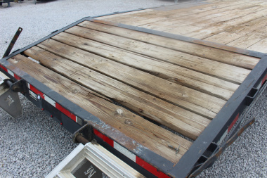 Used 2021 Moritz 8' 6" x 22' + 4' Deckover Flatbed w/ Beavertail - Aluminum Ramps - 14,000# GVW