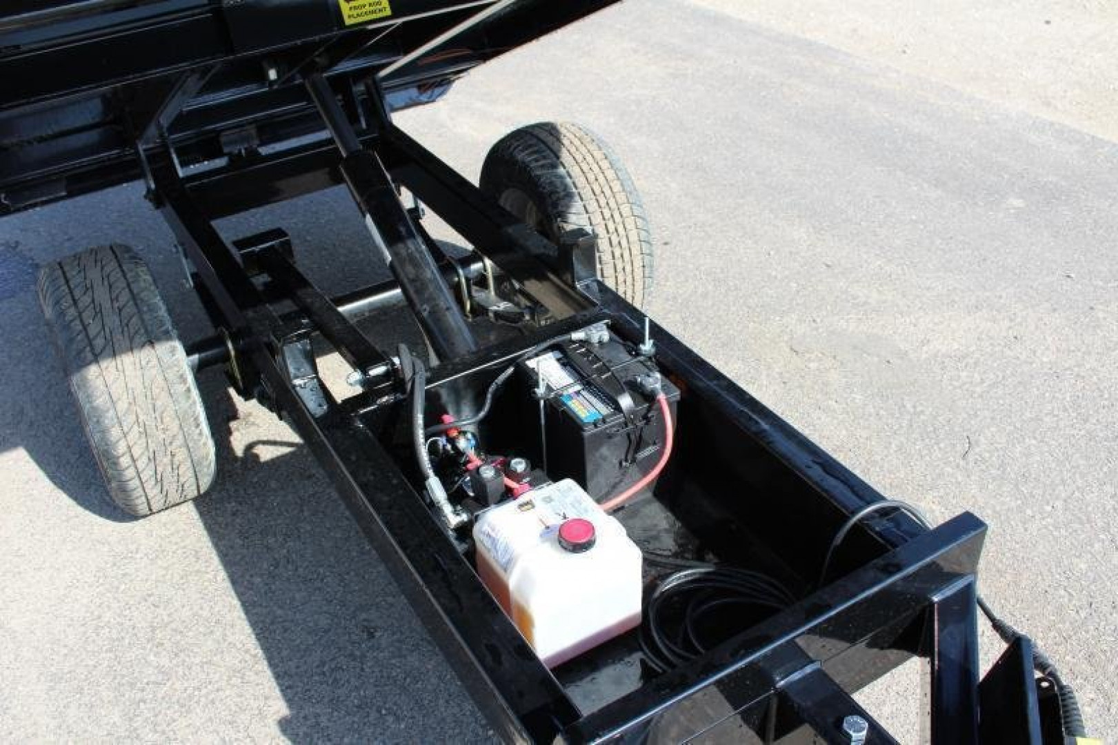 New 2025 SURE-TRAC 4.5' X 8' Deckover Utility Hydraulic Dump Trailer - 2990# GVW