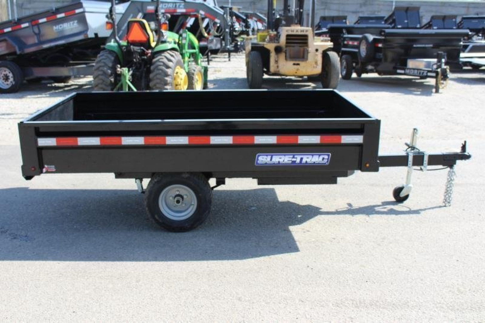 New 2025 SURE-TRAC 4.5' X 8' Deckover Utility Hydraulic Dump Trailer - 2990# GVW
