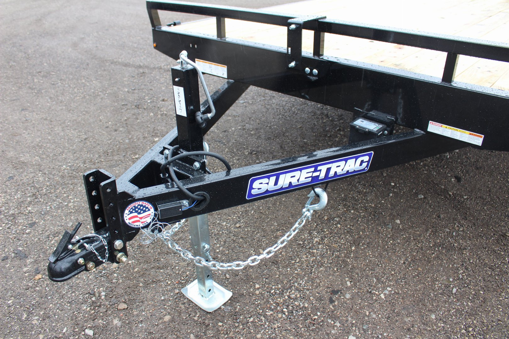 New 2025 Sure-Trac 8.5' x 20' Low Profile Deckover Flatbed Trailer With Steel Ramps - 9900# GVW