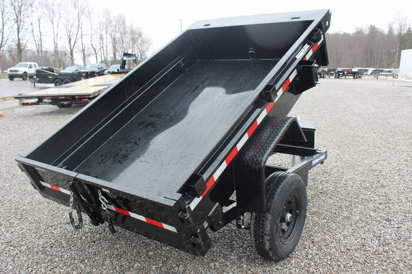 New 2025 Sure-Trac 5' x 8' Low Profile Homeowner Dump Trailer 5K - Single Ram (NO RAMPS) - BARN DOORS