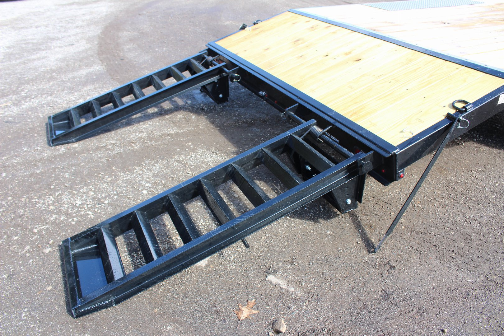 New 2025 Sure-Trac 8'6" x 17'+3' Deckover Trailer - 9900# GVW