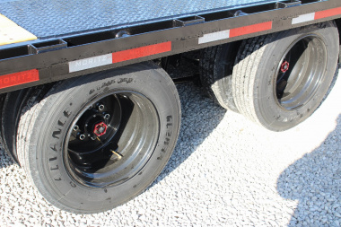New 2025 Moritz FDGH DT 25' + 5' GOOSENECK Deckover Flatbed Trailer- Full Width Aluminum Ramps- 25900# GVW