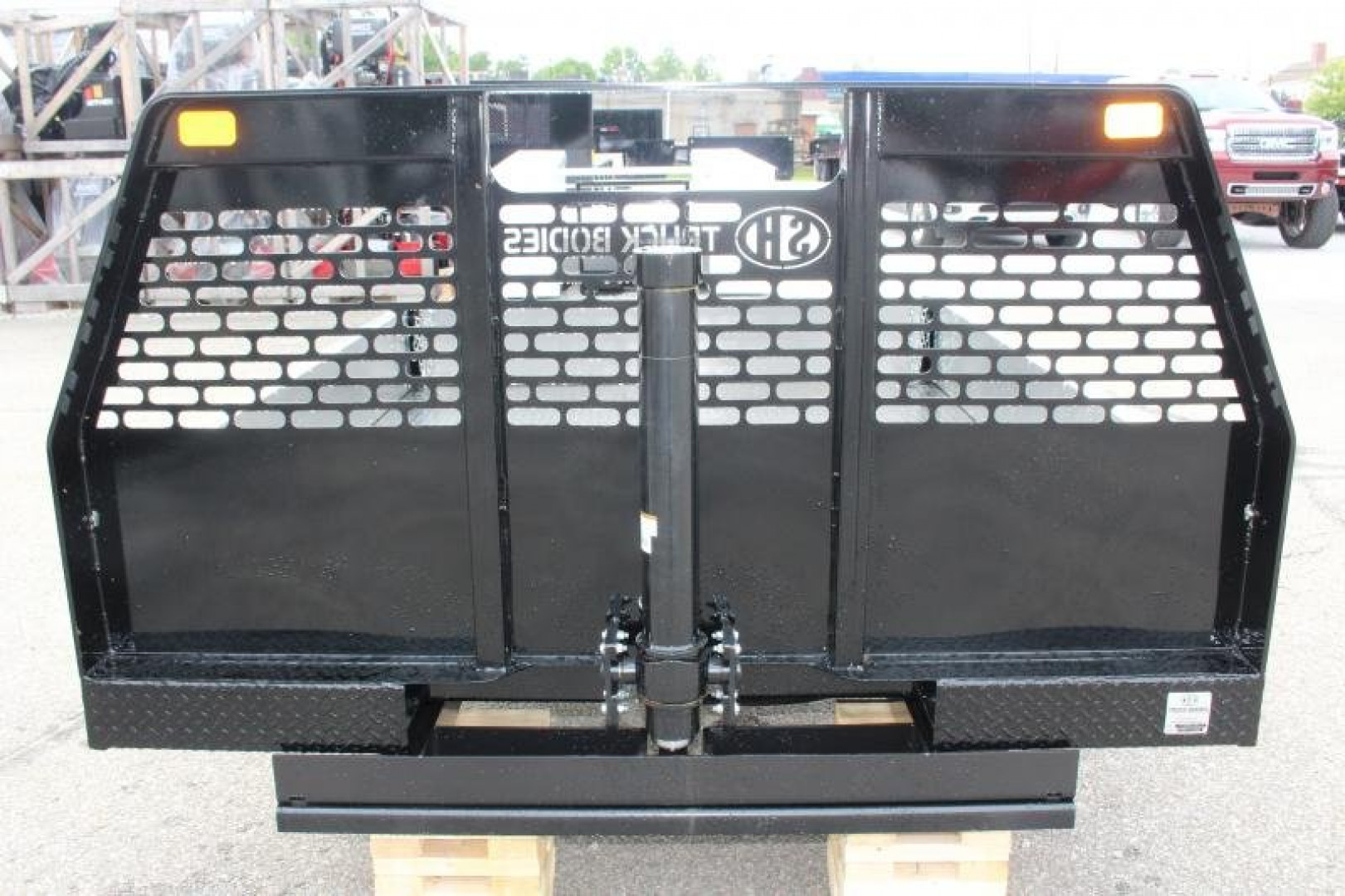 New 2024 SH Truck Bodies - Telescopic Hoist Dumping Flatbed - SRW Long Bed - Ram