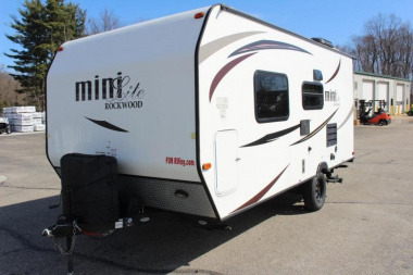 Used 2017 Rockwood MINI LITE 1905 Travel Trailer