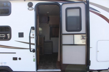 Used 2017 Rockwood MINI LITE 1905 Travel Trailer