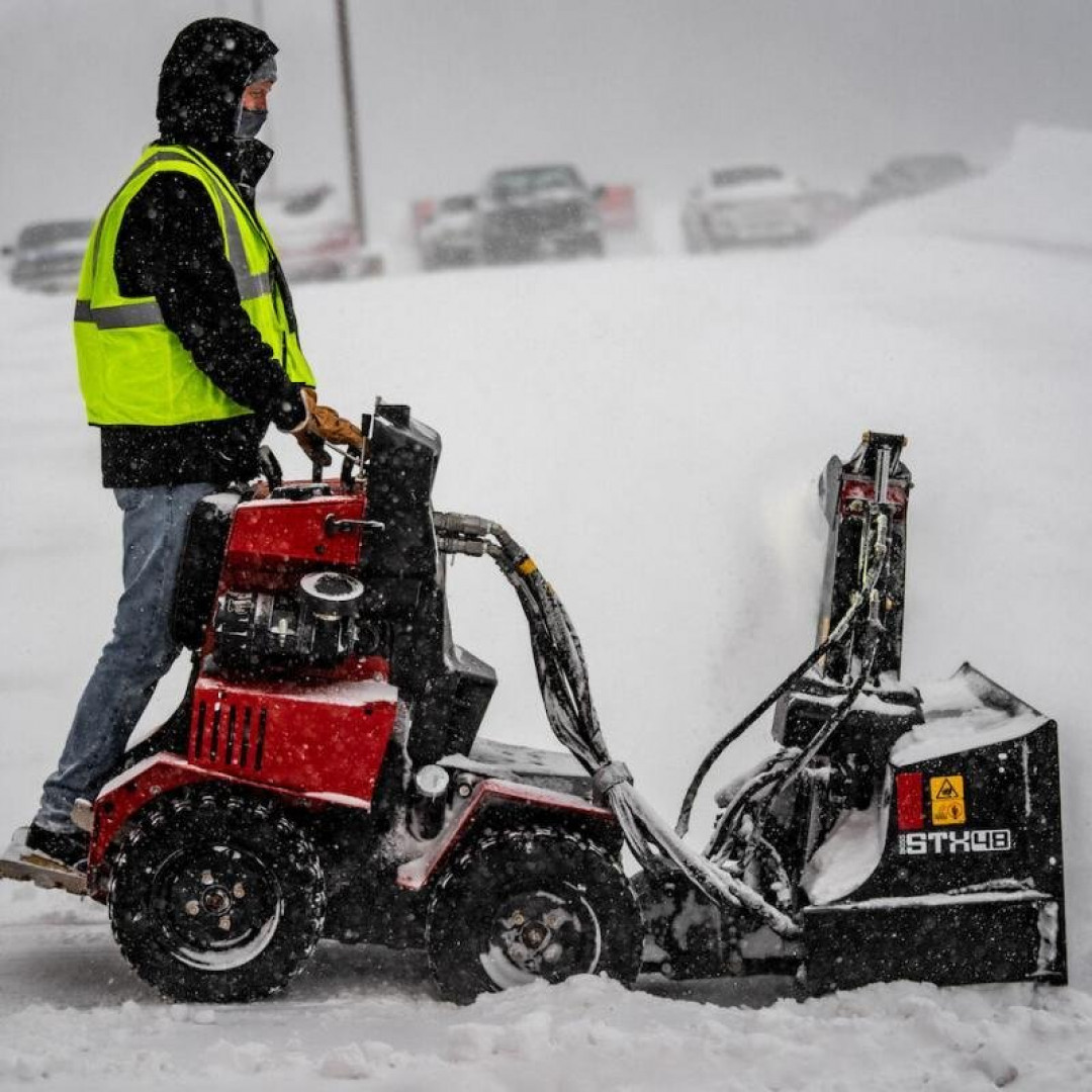 New 2023 BOSS 48" Snow Thrower- Snowrator MAG