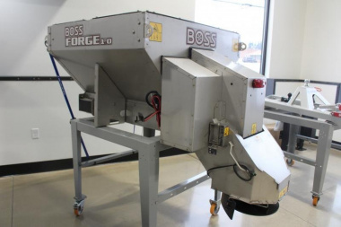 New 2023 BOSS 1.0 Cubic Yard Forge Salt Spreader - Pintle Chain