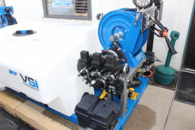 New 2023 VSI BY BOSS 305 LEGACY SERIES LIQUID SPRAYER