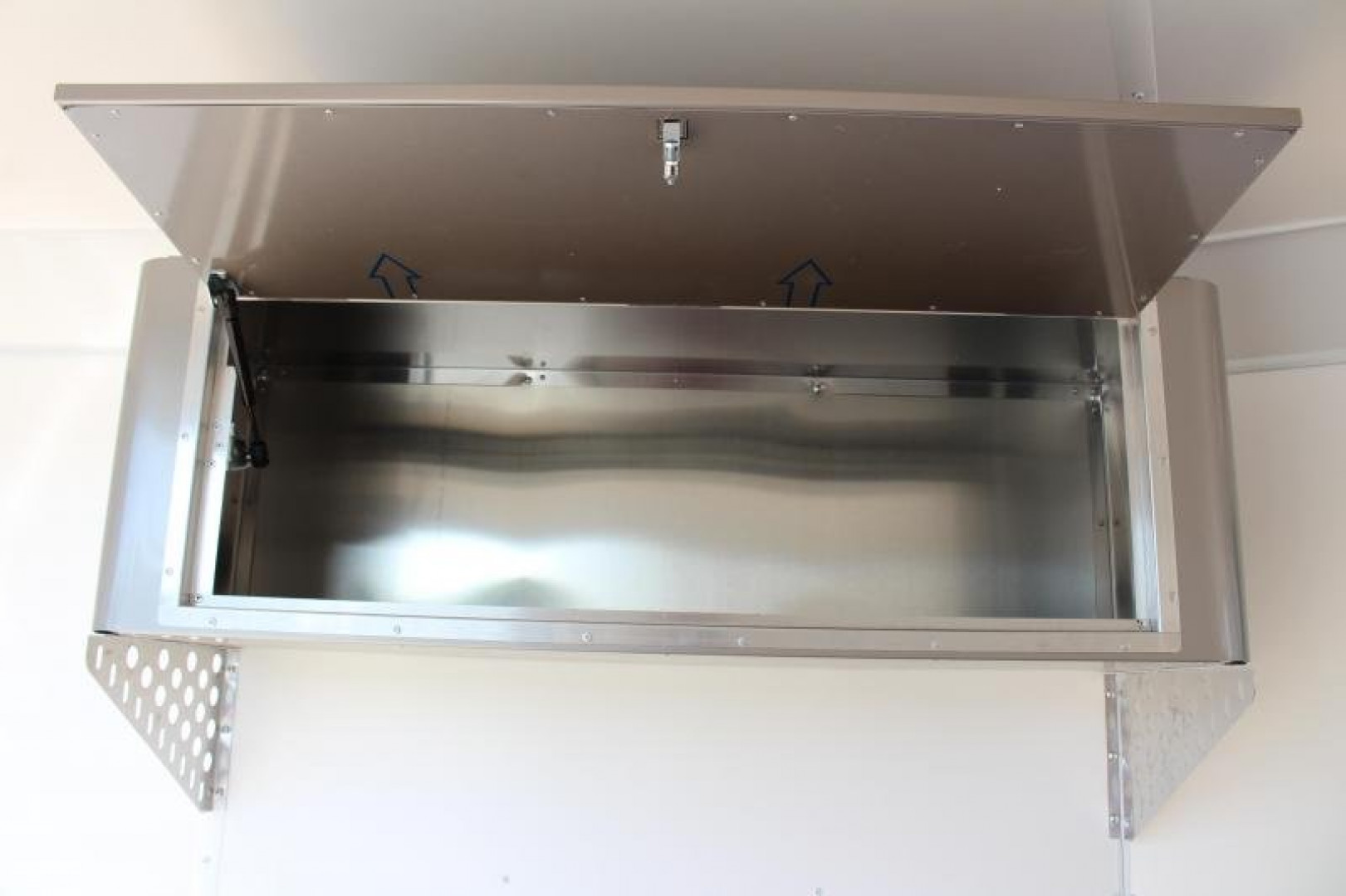 New 2022 NEO NASX 7.5' x 25' Aluminum All Sport X Enclosed Trailer - Ramp Door - Front Ramp - 7.5' Interior - Dual Fuel Doors - 7000# GVW