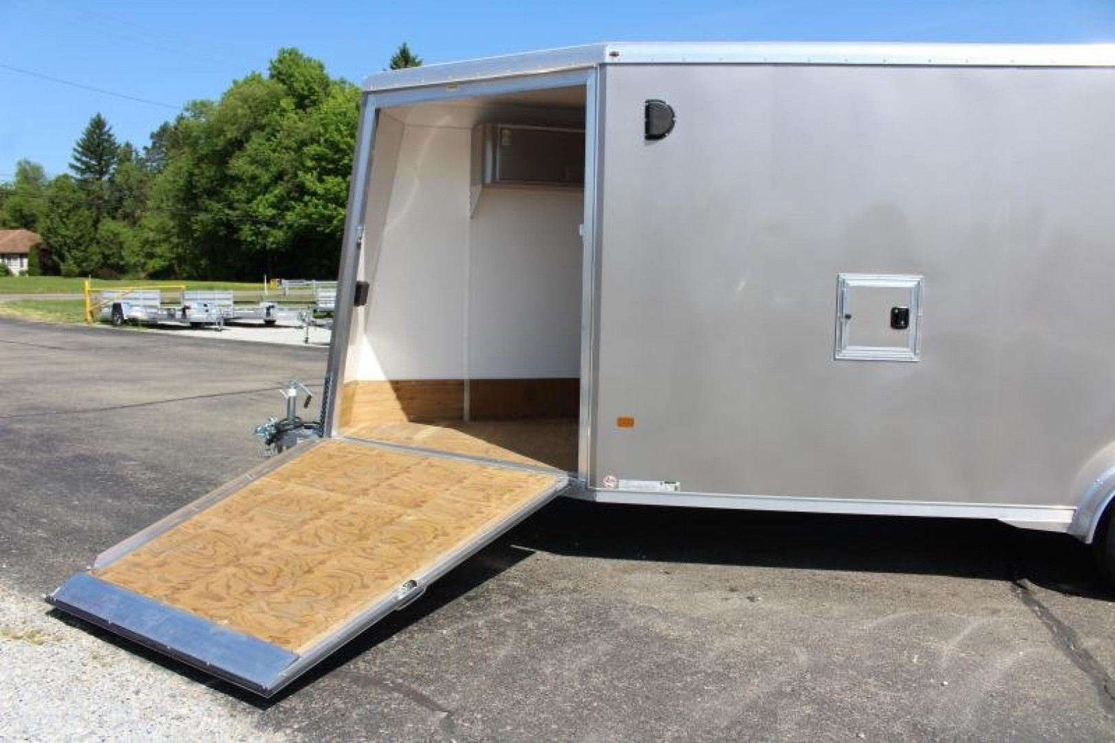 New 2022 NEO NASX 7.5' x 25' Aluminum All Sport X Enclosed Trailer - Ramp Door - Front Ramp - 7.5' Interior - Dual Fuel Doors - 7000# GVW
