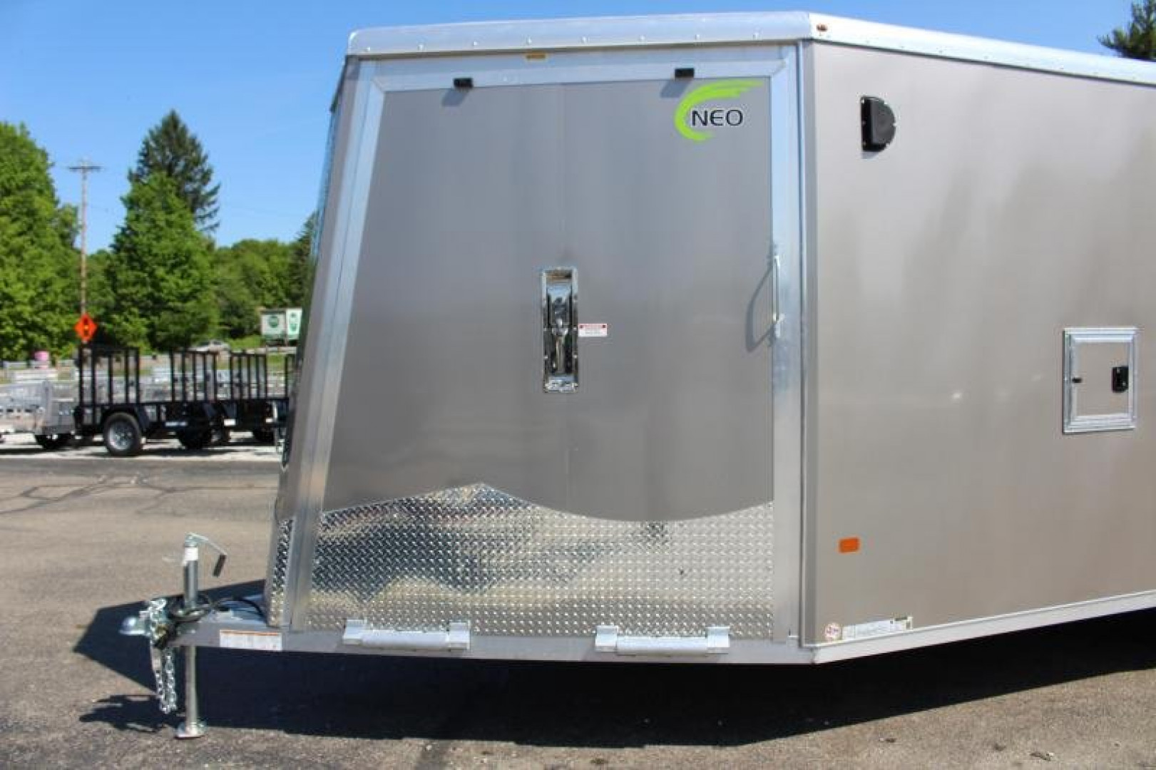 New 2022 NEO NASX 7.5' x 25' Aluminum All Sport X Enclosed Trailer - Ramp Door - Front Ramp - 7.5' Interior - Dual Fuel Doors - 7000# GVW