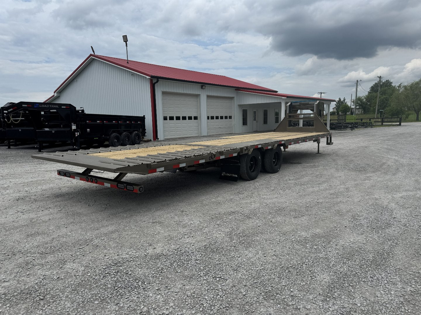 New 2026 Load Trail 32' Hydraulic Dovetail Gooseneck Equipment Trailer