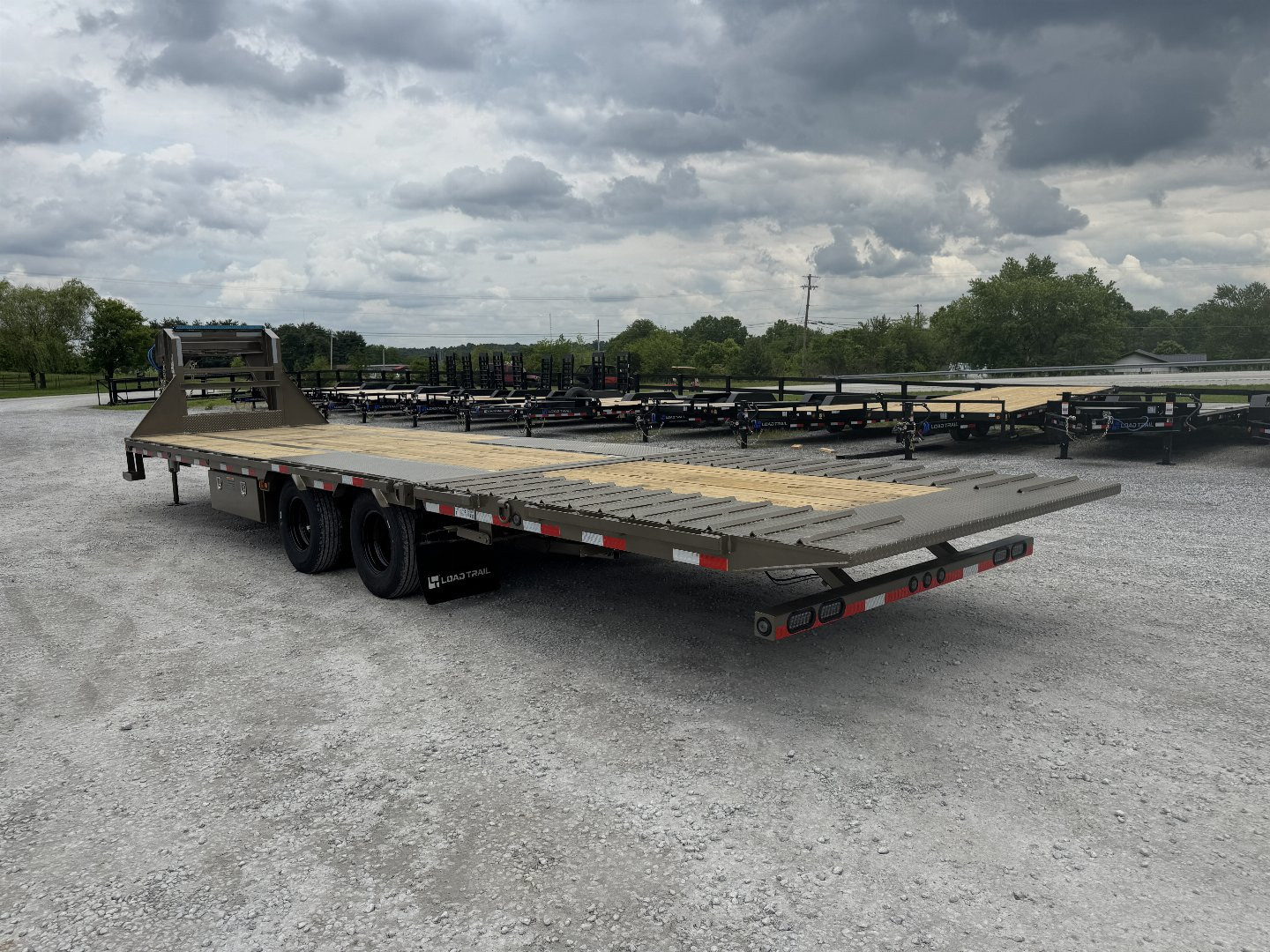 New 2026 Load Trail 32' Hydraulic Dovetail Gooseneck Equipment Trailer