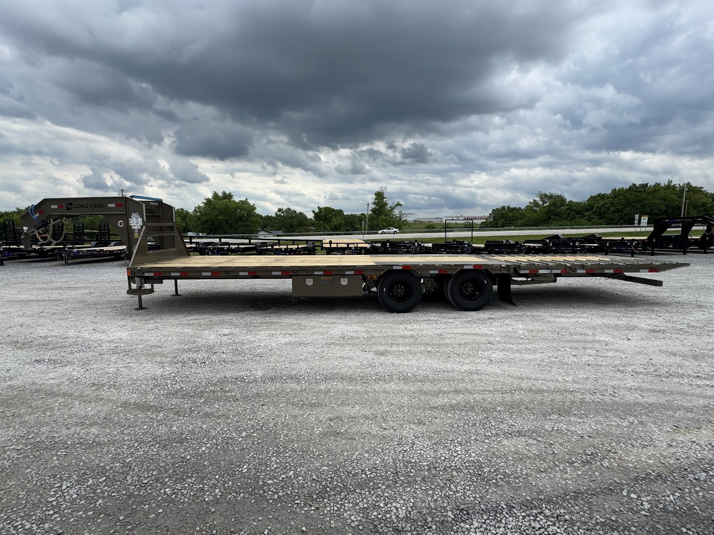 New 2026 Load Trail 32' Hydraulic Dovetail Gooseneck Equipment Trailer