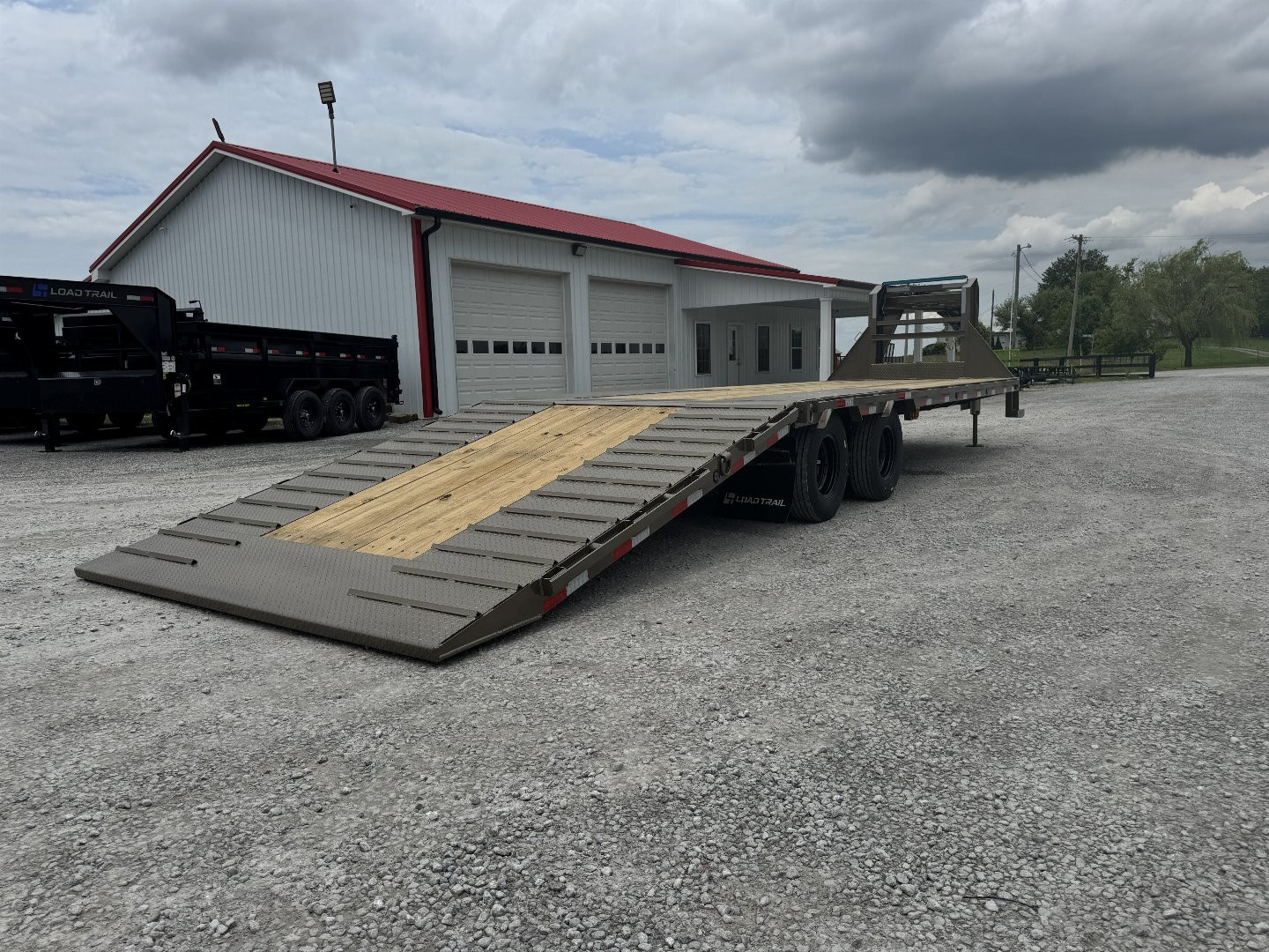 New 2026 Load Trail 32' Hydraulic Dovetail Gooseneck Equipment Trailer