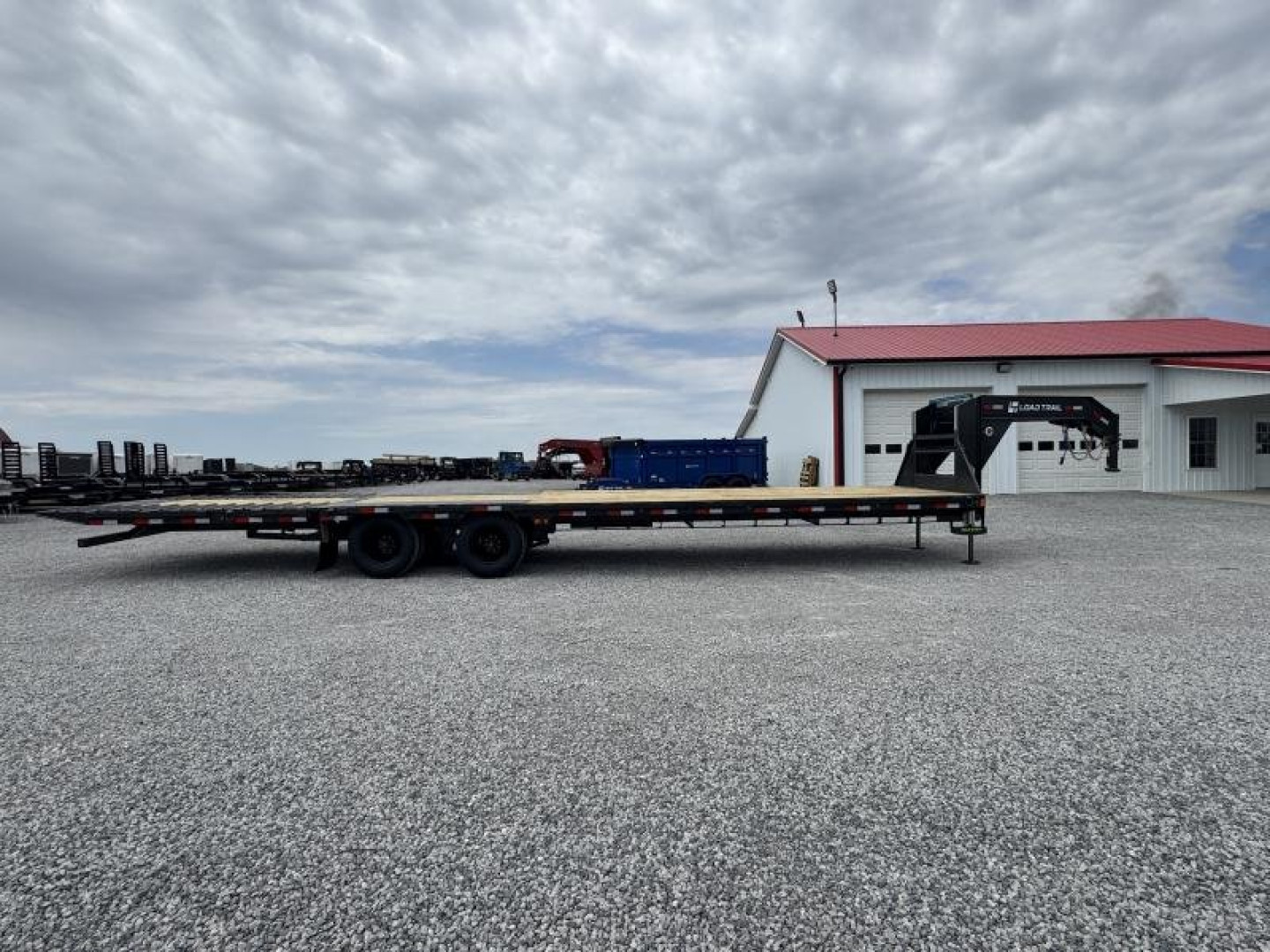 New 2025 Load Trail 36' Hydraulic Dovetail Gooseneck Equipment Trailer