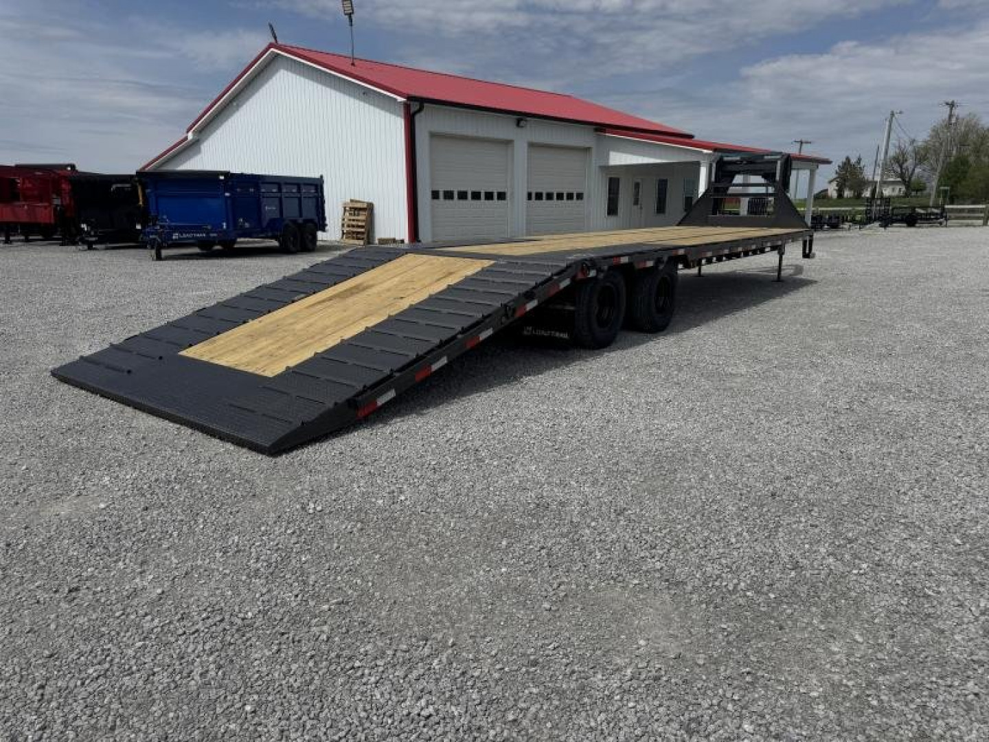 New 2025 Load Trail 36' Hydraulic Dovetail Gooseneck Equipment Trailer
