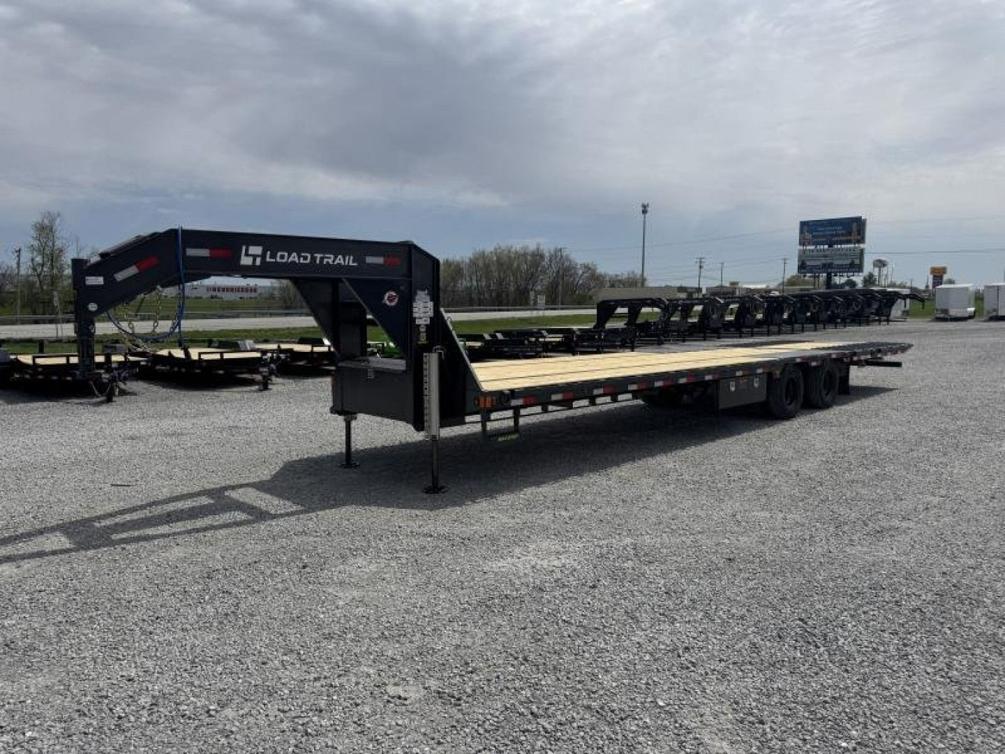 New 2025 Load Trail 36' Hydraulic Dovetail Gooseneck Equipment Trailer