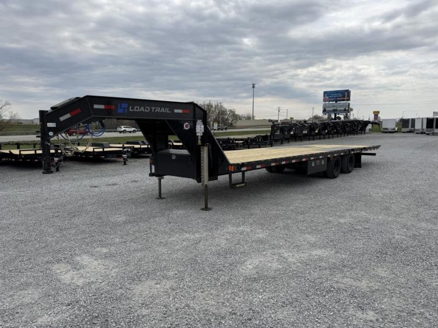 New 2025 Load Trail 32' Hydraulic Dovetail Gooseneck Equipment Trailer