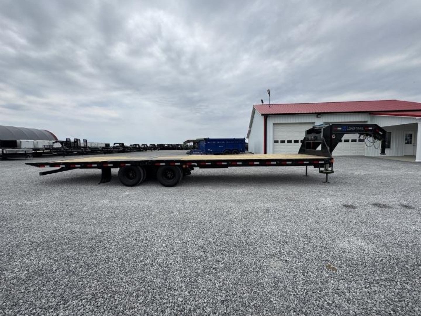 New 2025 Load Trail 32' Hydraulic Dovetail Gooseneck Equipment Trailer
