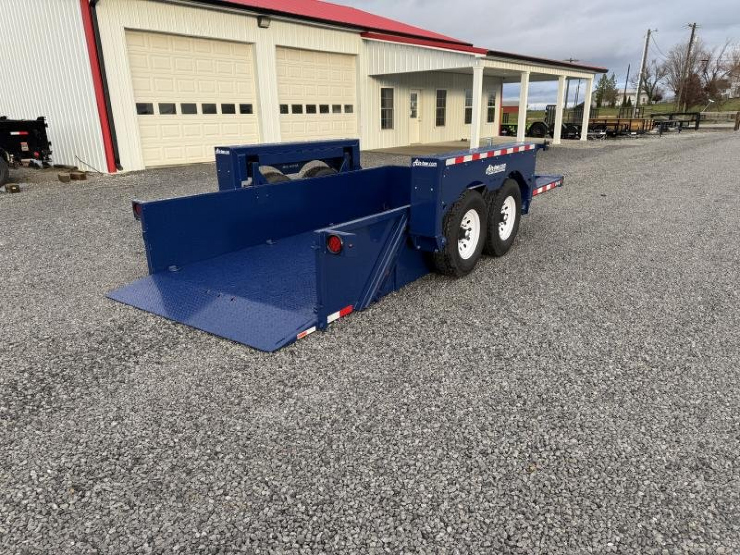 New 2025 Air Tow UT14-12 Hydraulic Drop Deck Trailer