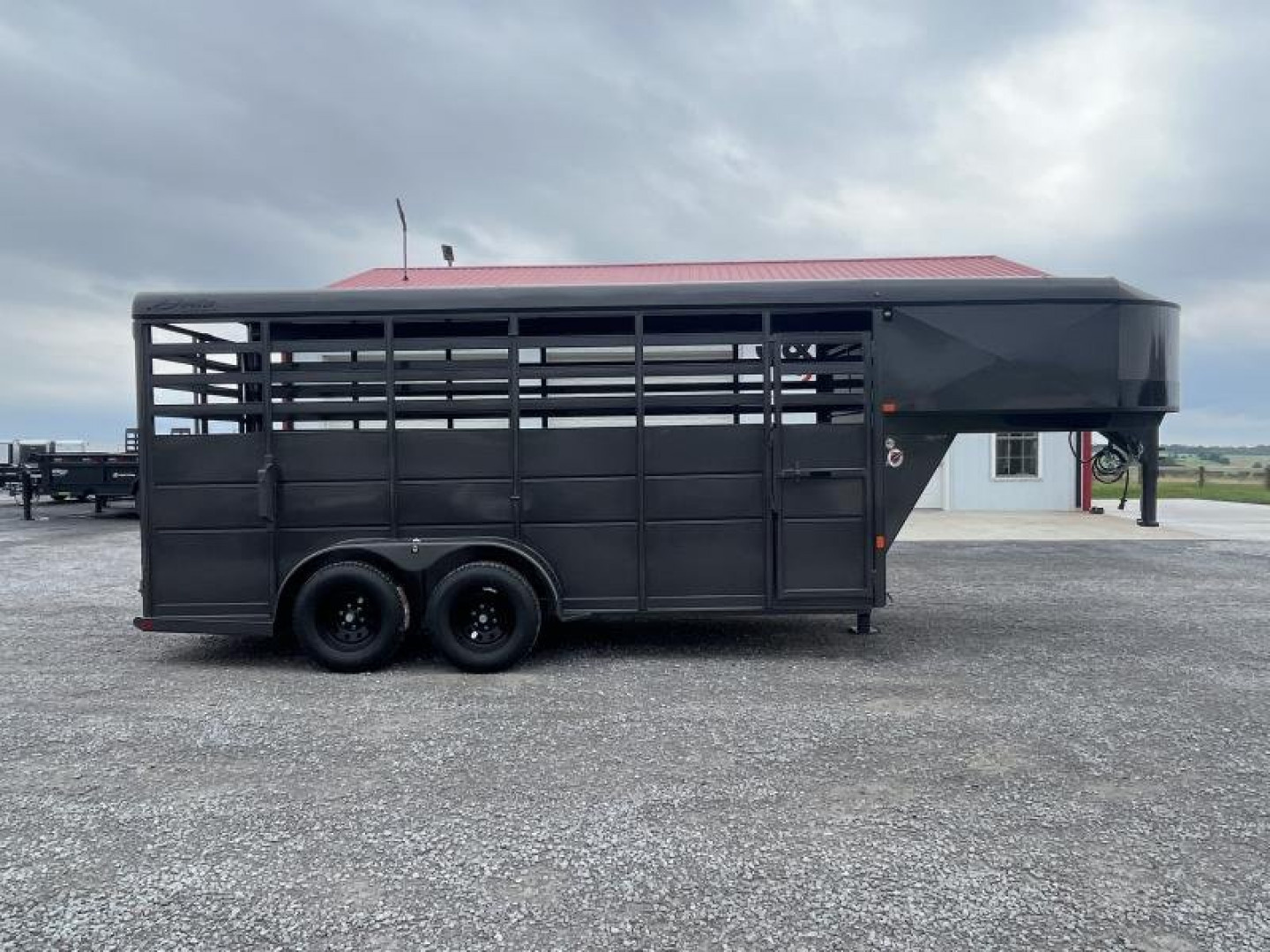 New 2026 Delta Trailers 16FT 500ES Gooseneck Livestock Trailer Stock / Stock Combo Trailer
