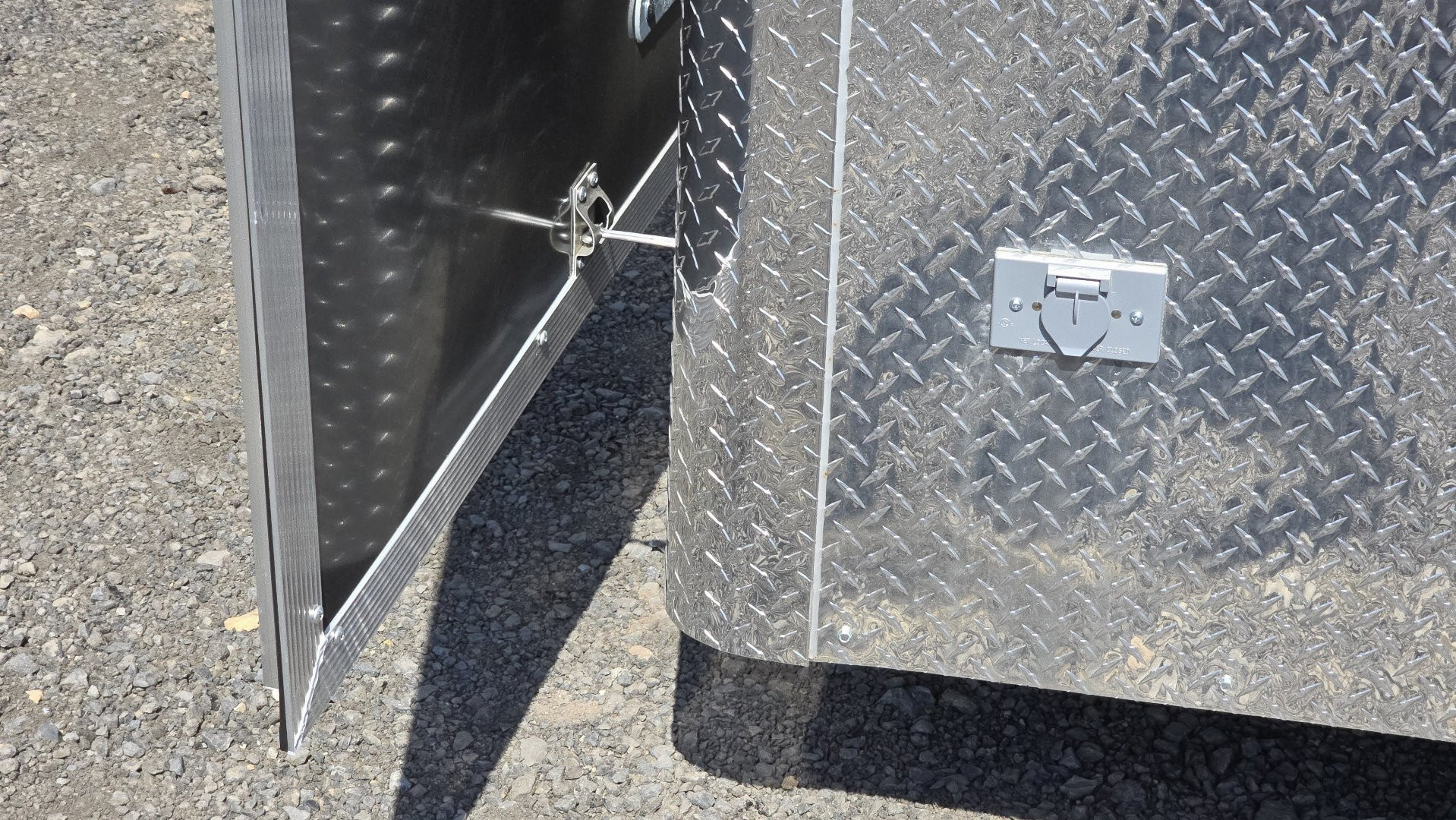 New Car Mate Trailers Contractor / 9990 GVWR / 8.5'x18'