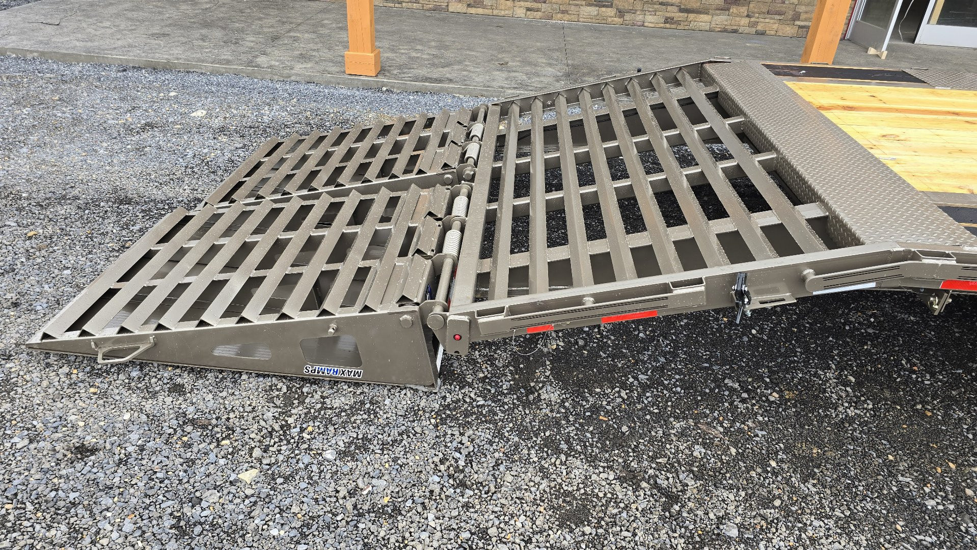 New Diamond C Equip Trailer /18K GVWR / 102"x30'