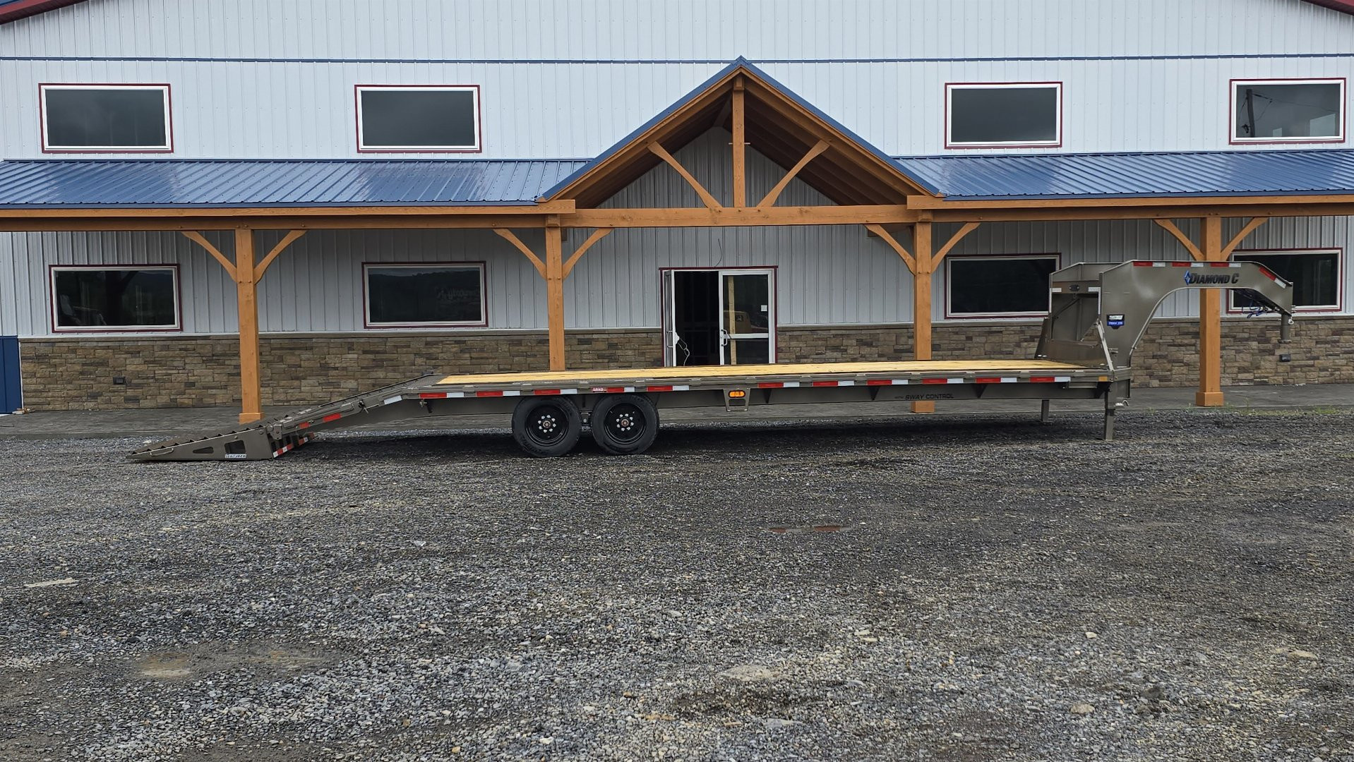 New Diamond C Equip Trailer /18K GVWR / 102"x30'