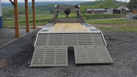 New Diamond C Equip Trailer /18K GVWR / 102"x30'