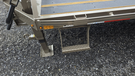 New Diamond C Equip Trailer /18K GVWR / 102"x30'