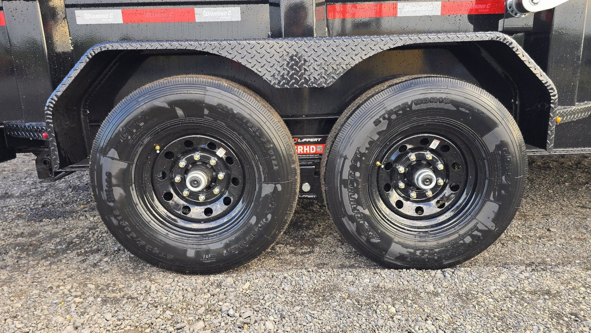 New Diamond C GN Dump Trailer / 14.9K GVWR / 82"x14'