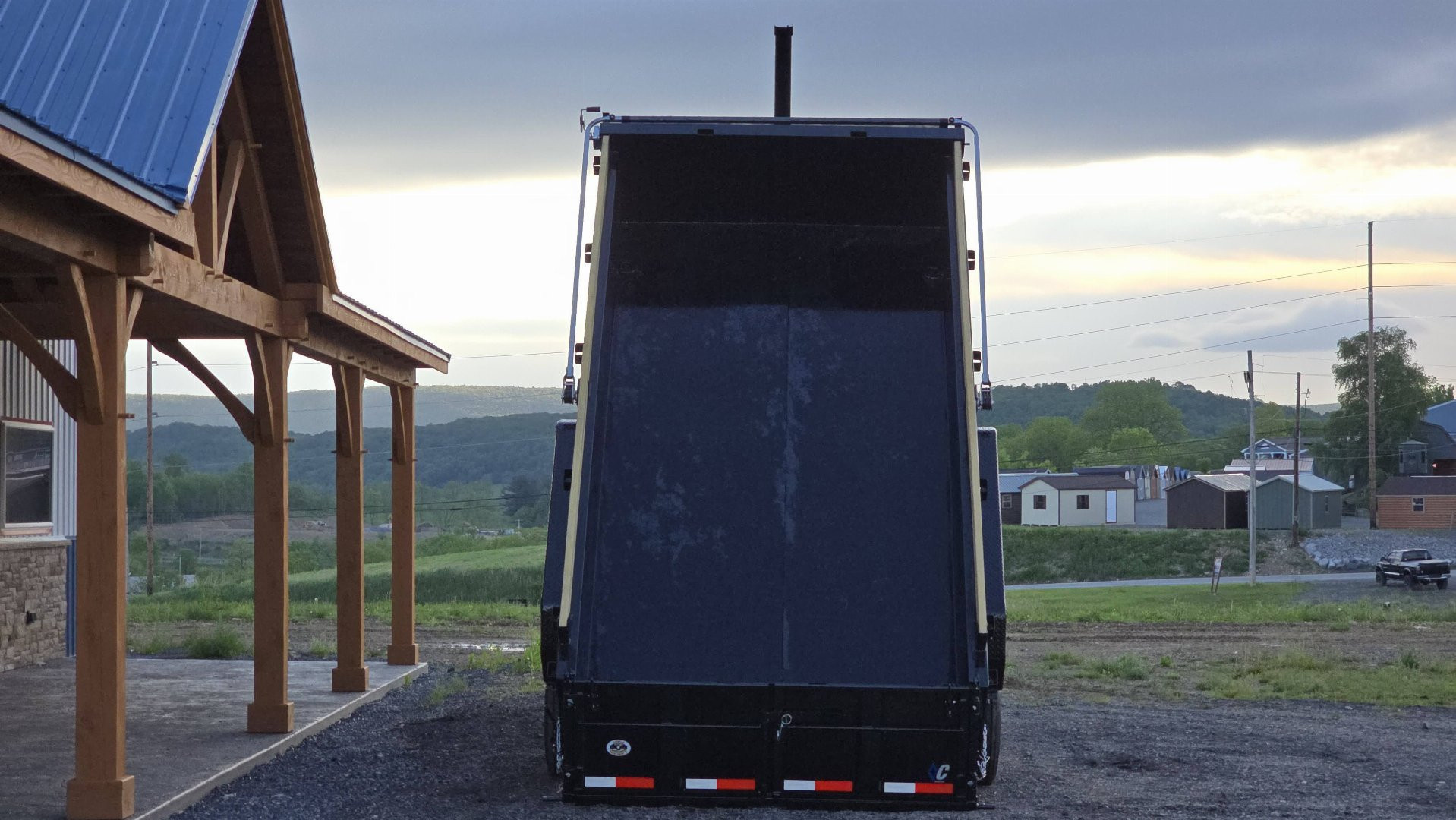 New Diamond C GN Dump Trailer / 14.9K GVWR / 82"x14'
