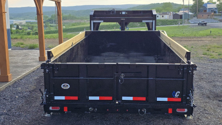 New Diamond C GN Dump Trailer / 14.9K GVWR / 82"x14'