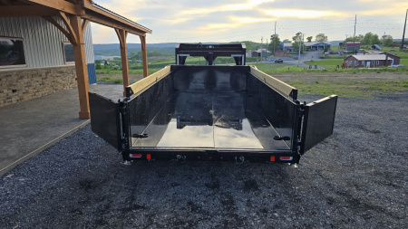 New Diamond C GN Dump Trailer / 14.9K GVWR / 82"x14'