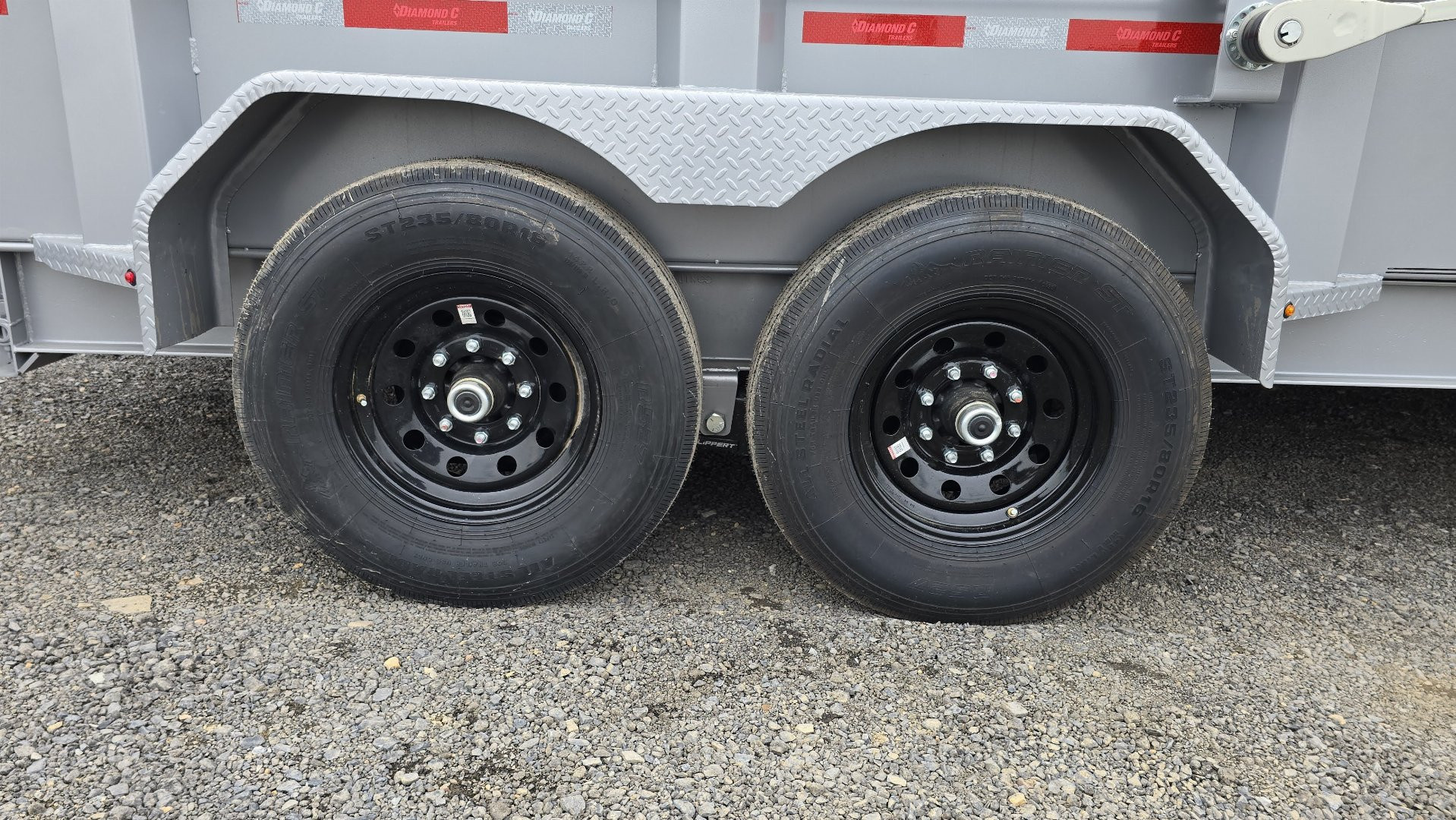 New Diamond C GN Dump Trailer / 14.9K GVWR / 82"x16'