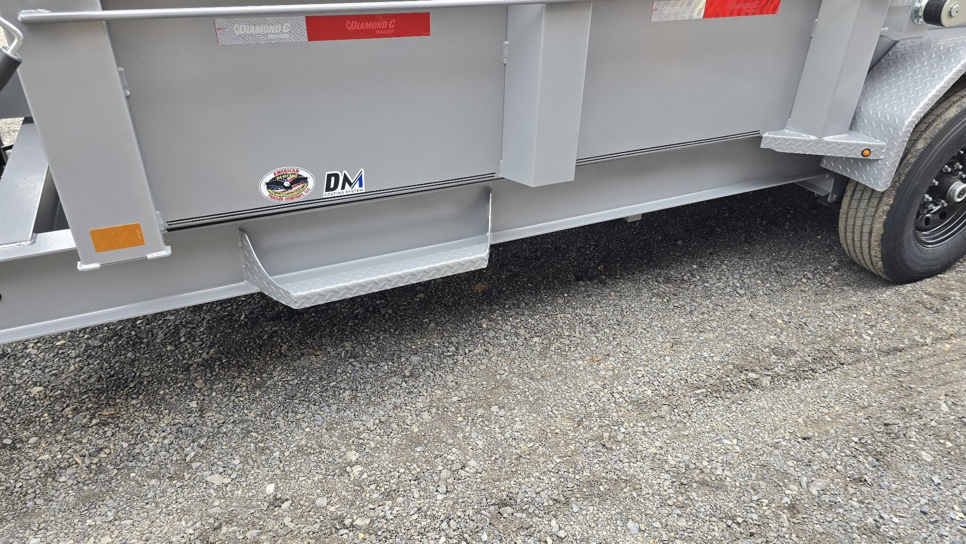 New Diamond C GN Dump Trailer / 14.9K GVWR / 82"x16'