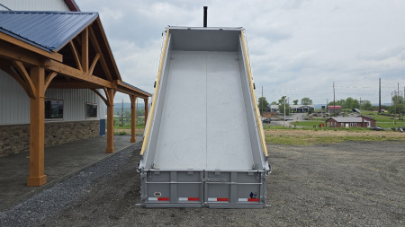 New Diamond C GN Dump Trailer / 14.9K GVWR / 82"x16'