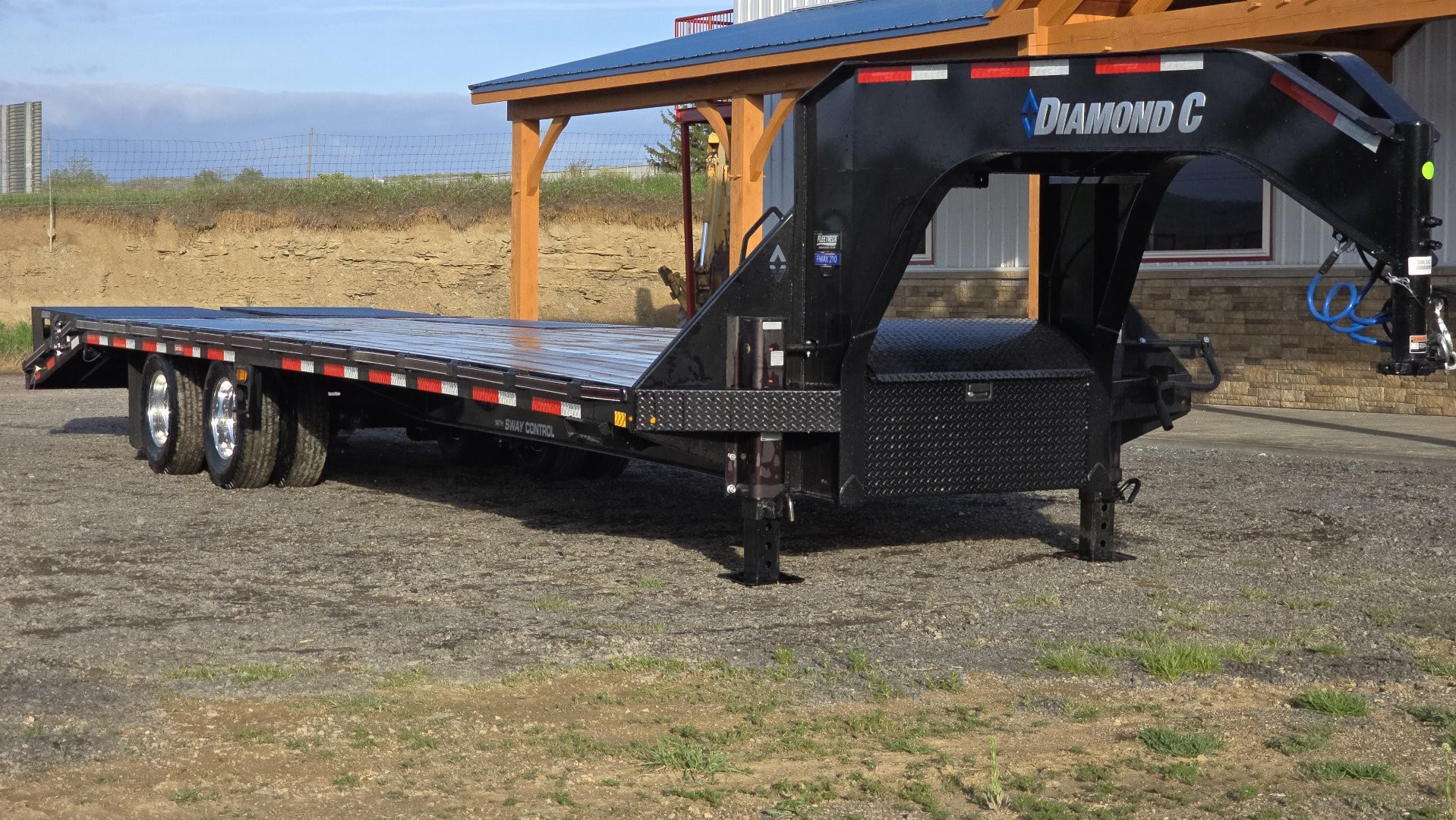 New Diamond C Equip. Trailer /25K GVWR / 102"x30'