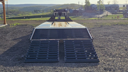 New Diamond C Equip. Trailer /25K GVWR / 102"x30'