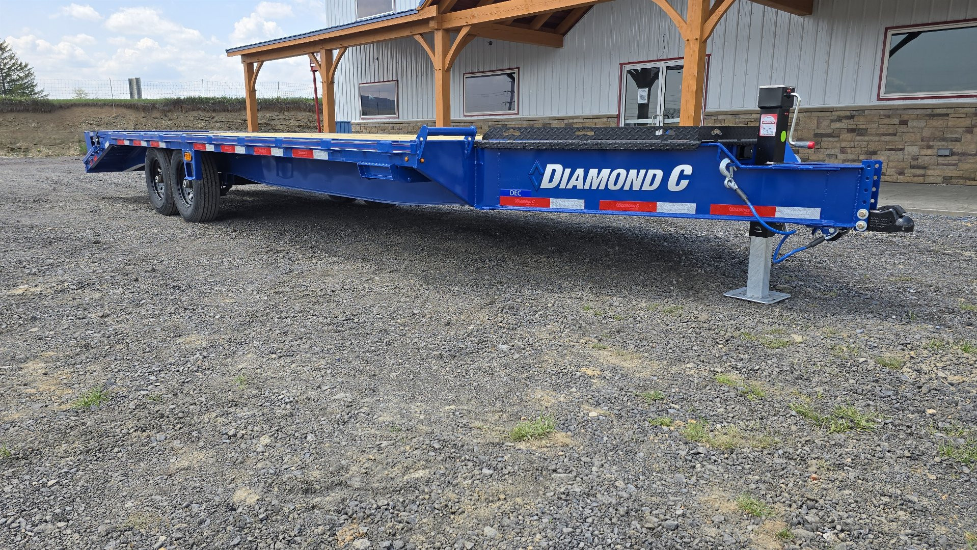New Diamond C Equip. Trailer / 14.9K GVWR / 102"x24'