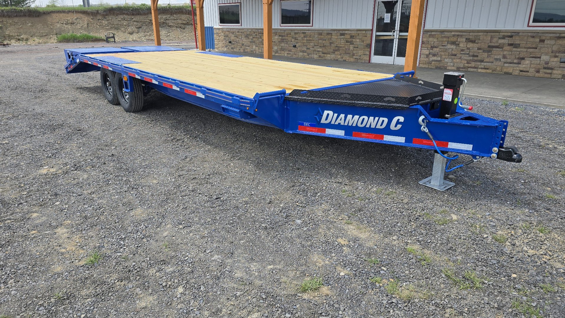 New Diamond C Equip. Trailer / 14.9K GVWR / 102"x24'