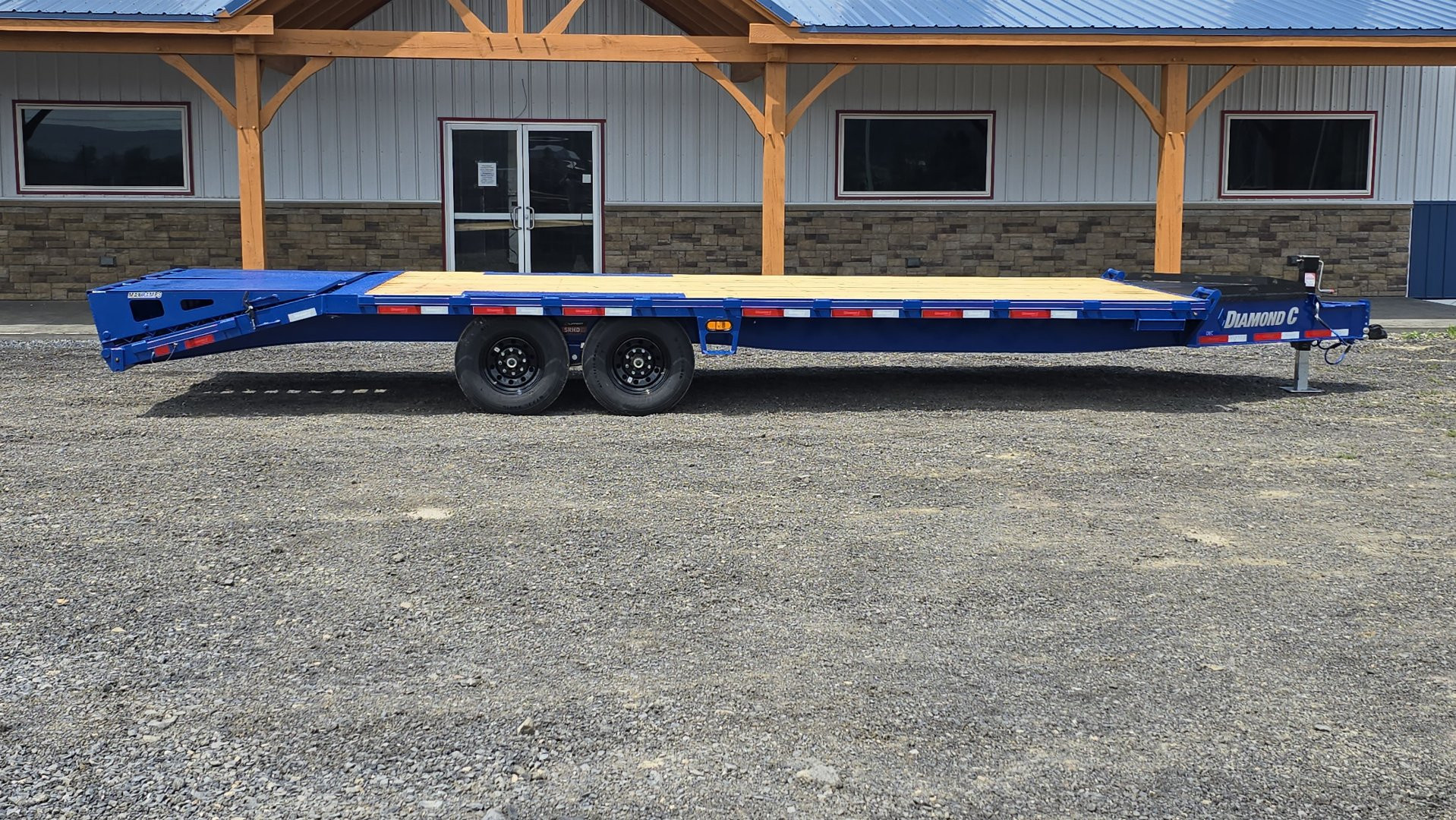New Diamond C Equip. Trailer / 14.9K GVWR / 102"x24'